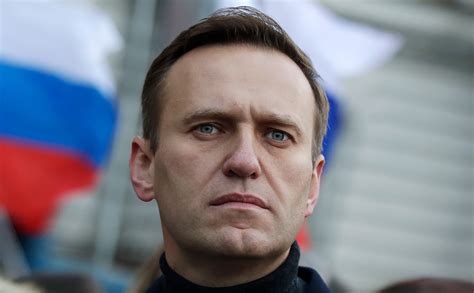 Навальный обратится в СК и ФСБ из-за новых публикаций об отравлении — РБК