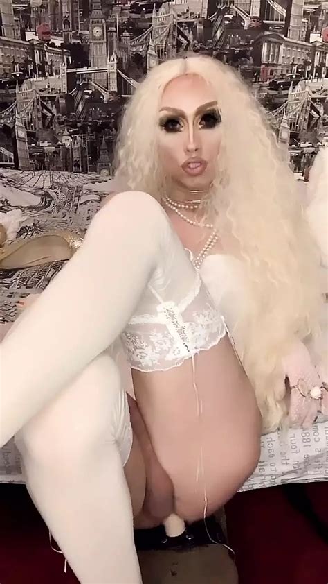 Who Will Fuck This Trans Princess Shemale Escort Porn Feat IskraElectrical49 XHamster