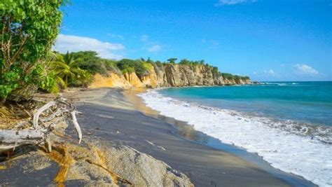 9 of the Best Puerto Rican Beaches to Visit on Vieques