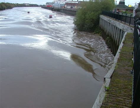 The Trent Aegir © Nigel Homer Cc By Sa20 Geograph Britain And Ireland