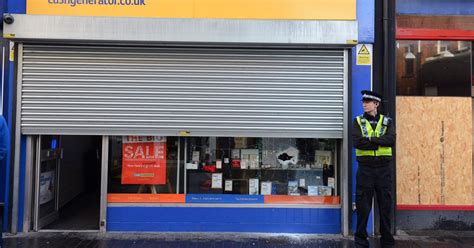 Pawn Shop Staff Chase Axe Wielding Robber Through Grimsby Town Centre