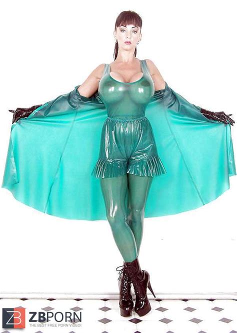 Summer Cummins In Green Spandex ZB Porn