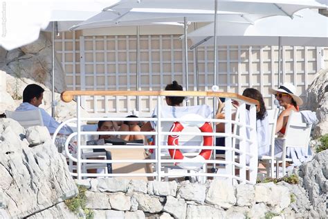 Shanina Shaik Nude The Fappening Photo 1174516 FappeningBook