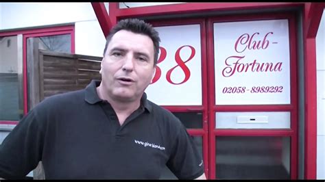 Eine versaute MILF von 2 männern in einem privet gefickt xHamster