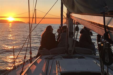 Tour In Barca A Vela Di Lisbona Sunset Sensations Con Vino Bianco O