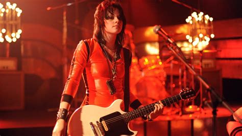 ‎The Runaways (2010) directed by Floria Sigismondi • Reviews, film ...