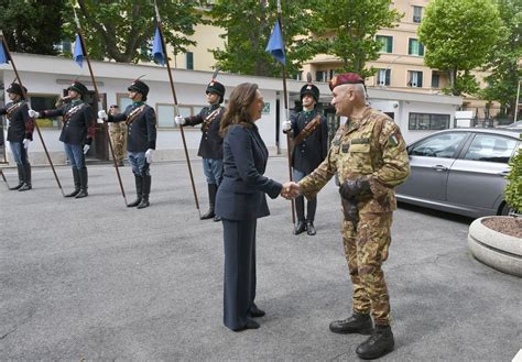 Difesa Sottosegretario Rauti Visita Il Comando Militare Della Capitale