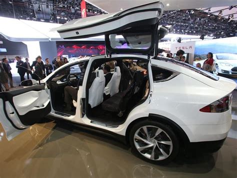 2015 Tesla Model X - Information and photos - MOMENTcar