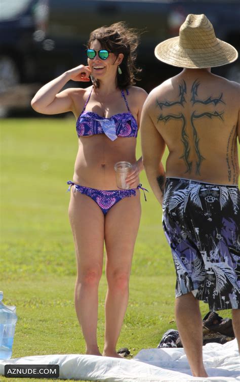 Evangeline Lilly Sexy In A Bikini In Hawaii Aznude