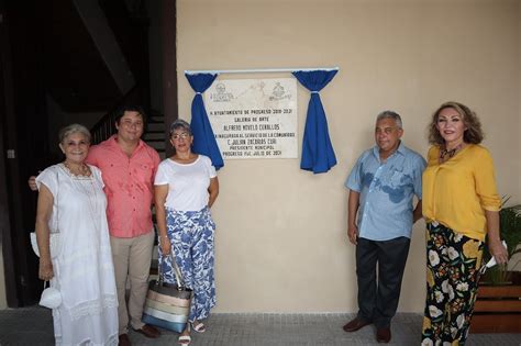 Develan la placa de la galería Alfredo Novelo Ceballos en la Casa de