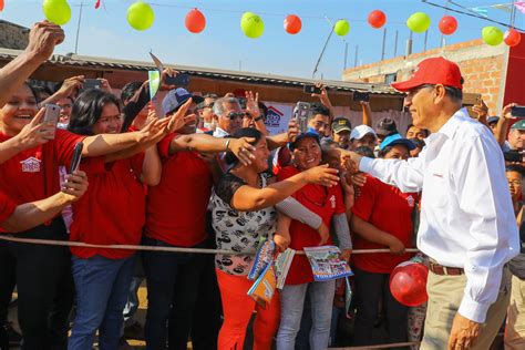 Jefe de Estado entrega en Ferreñafe la vivienda N 10 000 en el marco