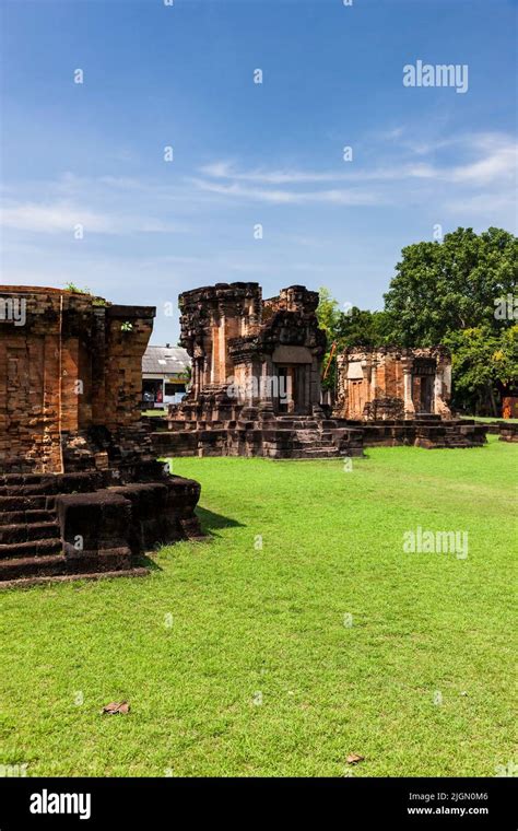 Prasat Sa Kamphaeng Yai Khmer Temple 11th Century Si Saket Si Sa Ket