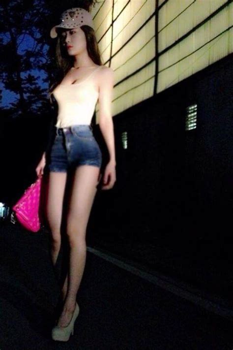 Naked Thu Hang In The Viet Nam Personal Show