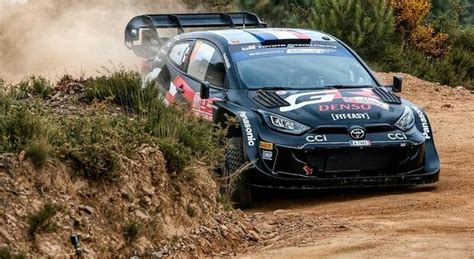 Ogier Con La Toyota Guida Il Rally Del Portogallo Alle Sue Spalle Le