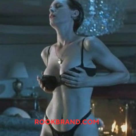 Top Sexiest Jamie Lee Curtis Bikini Pics Rookbrand