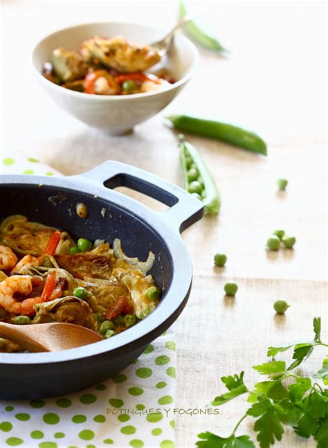 POTINGUES Y FOGONES Cazuela De Alcachofas Y Guisantes Con Gambas