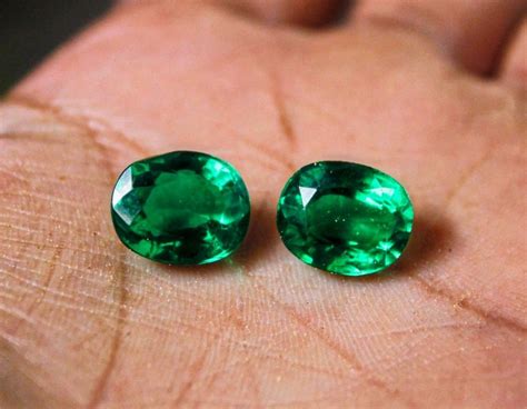 Oval Dark Green Emerald Gemstone Panna Ratan For Wearing At