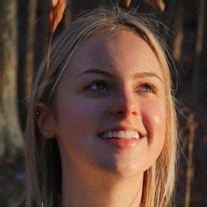 9 Hot Sexy Alissa Gustafson Bikini Pics