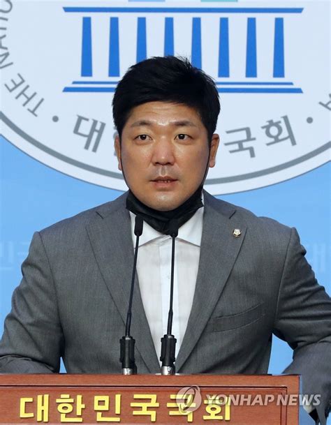 트라이애슬론 고 최숙현 선수 사망 사건 철저한 조사 촉구하는 통합당 이용 의원 연합뉴스