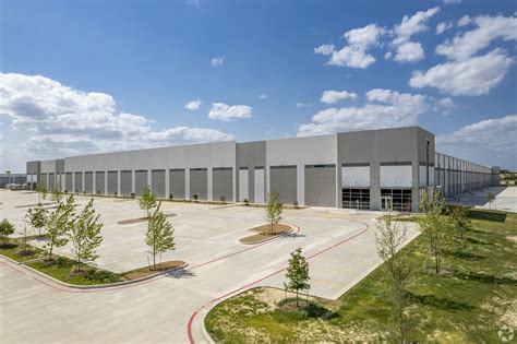 Tesla Leases Nearly 440 000 Square Feet Of Warehouse Space In San Antonio