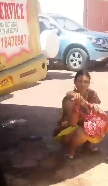 Mature Aunty Pissing Behind The Bus Secretly Recorded