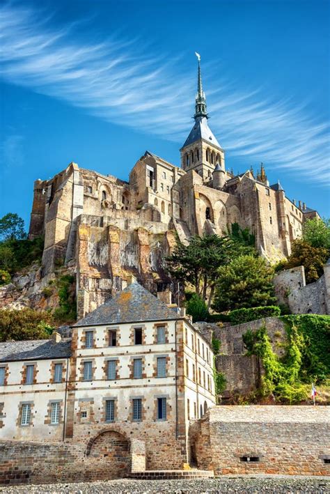 Impresionante Vista De La Hermosa Catedral Del Mont Saint Michel Foto