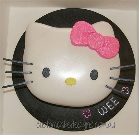 Hello Kitty Face Cake - CakeCentral.com