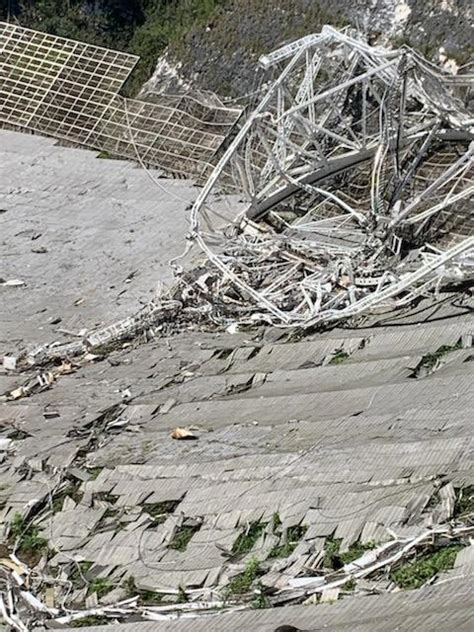 See The Dramatic Footage Of The Collapse Of Arecibo Observatorys