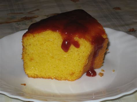 BOLO DE MILHO CALDA DE GOIABADA AO VINHO Receitasdatiaso