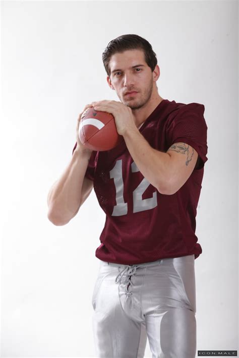 Sexy Americans Twink Jamie Sanders And Otter Ty Roderick Get Naked And Showing Nice Butt