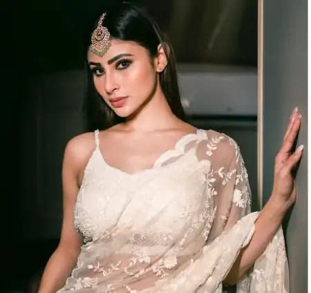 TV Actor Anushka Sen Hot Bikini Pics And Photos