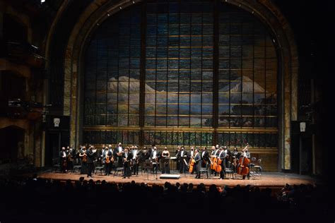 Interpreta La Orquesta Sinf Nica Nacional Obras De Car Cter Festivo Y