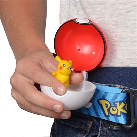 Pokémon Clip N Go Belt Set with 3 Poké Balls 2 Figures Includes