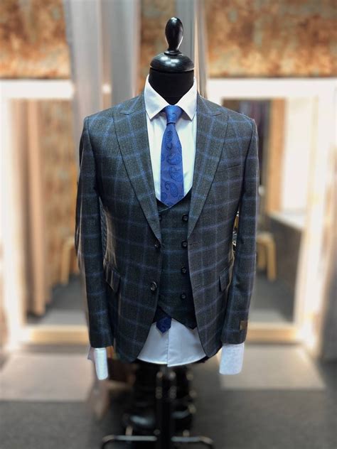 Купить Костюм тройка Том в шоу-руме «Brutal Men's Store»
