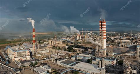 Premium Photo | Oil and gas refinery plant