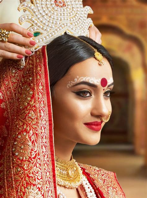 Discover 10 Traditional Bengali Bridal Hairstyles For The Big Day