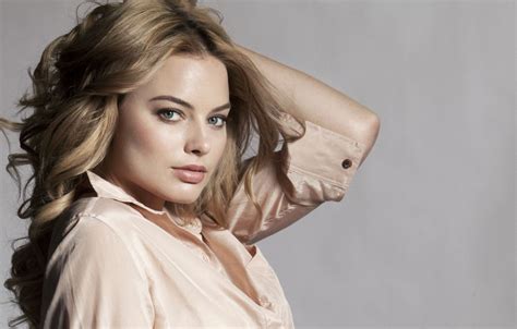 5 Things You Probably Didn't Know About Hottest Women Celebrity - m01k44l