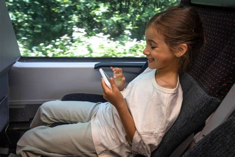 Safe bus travel with children | HEYBUS