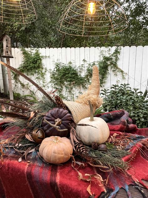 How to make an Easy DIY Cornucopia Basket