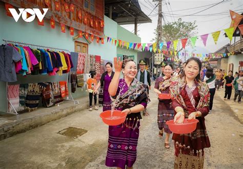 Laotian Ethnic Group Of Dien Bien Celebrates Water