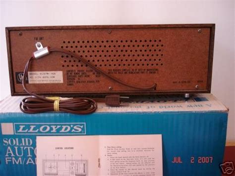 Vintage Lloyds 1967 Solid State Fmam Clock Radio 9j37 32016244