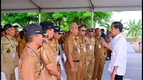 Gaji Kepala Desa Di Indonesia Lengkap Dengan Tunjangan Dan