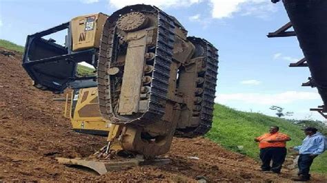 Heavy Equipment Disasters Excavator Fail Tragic Operator Construction