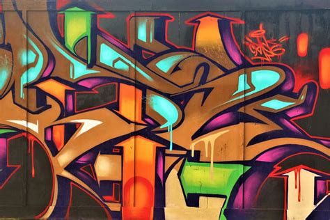 Graffiti Mural Wallpaper