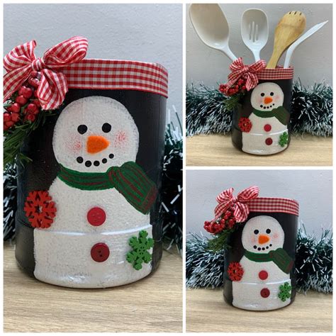 Ideas navideñas con latas Artesanías navideñas Manualidades