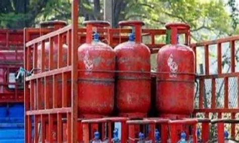 After Domestic LPG Price Reduction Commercial LPG Prices Cut By Rs 158