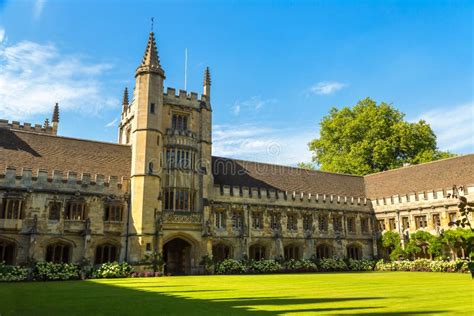 Magdalen College, Oxford University Stock Photo - Image of green, lawn: 186596676