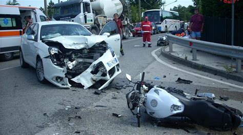 Schianto In Moto Muore Un Padre Di Famiglia