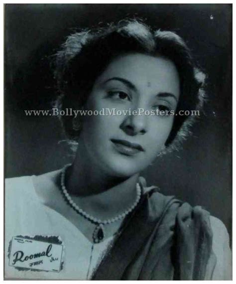 Roomal old bollywood actress nargis photos