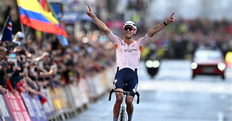 Quand Mathieu Van Der Poel Fait Une Pause Pipi Chez Lhabitant Avant De